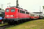 E10 223/ 110 223-5 sowie ein ziemlich ramponierter Panoramawagen...DB Museum Koblenz-Lützel, 03.06.2012