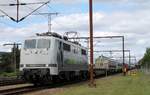 Railadventure 111 222-6 mit Begleitzug Ausfahrt Padborg/DK Bhf.