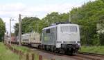 Railadventure 111 222-6 mit Begleitzug Ausfahrt Padborg/DK.