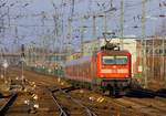 Auch die alten InterRegio/SH-Express Wagen(Aimz/Bimz) sind noch im Einsatz...die DB Regio Kiel setzt diese auf der RB77 Kiel-Neumünster ein...hier kommt 6112 149-0 mit einem dieser Züge nach