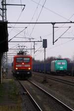 DB 112 140 hat hier mit der RB nach Neumünster Einfahrt in Jübek.