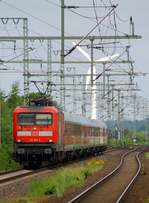 Zwischen 140 und 160km/h schnell sind hier die SH-Expresszüge wenn sie Jübek passieren...hier ist es die DB Regio 112 167-2 die mit dem SH-Express auf dem Weg nach Hamburg ist.