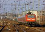 Auch die alten InterRegio/SH-Express Wagen(Aimz/Bimz) sind noch im Einsatz...die DB Regio Kiel setzt diese auf der RB77 Kiel-Neumünster ein...hier kommt 112 149-0 mit einem dieser Züge nach