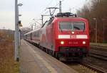 120 112-8  Märklin  mit dem IC 1981 nach München bei der Abfahrt aus Schleswig.