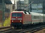 DB 120 122-7 mit Leerpark-IC 78082, Neumünster Pbf, 21.04.2011