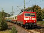 DB 120 206-8 war eine der vielen BR 103-Vertreterinnen die den IC 2410/17 Hanseat zogen, hier wurde sie bei der Einfahrt in den Bhf von Schleswig aufgenommen.