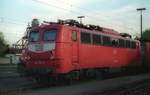 DB E40 360/140 360-9 gehörte wegen ihrer  Griffstangen  auch zu den Sonderlingen hier steht sie im Bw Offenburg am 20.04.2000 (Berb: M.Steiner (C) D.Schikorr)