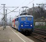 EVB 140 761-8 rollt hier zusammen mit der EVB 420 13/1223 033-2 durch den Bahnhof HH-Harburg, dort wurde die 140 abgestellt und die EVB 420 13 verschwand alleine in den Gbf HH-Harburg.