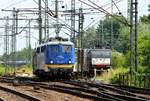 EVB 140 870-7(REV/EVB/08.05.14) verlässt hier mit einem BLG Autologistikzug Hamburg-Harburg.