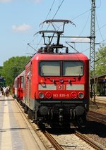 Wegen Bauarbeiten war für die 143 839-9 mit der RB aus Flensburg Schluss in Schleswig nun wird umgebügelt und dann gehts zurück nach Flensburg.