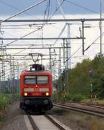 DB 143 966-0 als Zuglok einer RB nach Neumünster aufgenommen kurz vor dem Halt in Jübek.