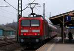 Eine Ex-Triererin zu Besuch in Schleswig....143 174-1(Unt/STR/15.06.12)als Schublok einer RB nach Flensburg aufgenommen in/am Bhf von Schleswig.