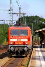 DB 143 348-1 mit der RB nach Flensburg beim Halt in Schleswig.