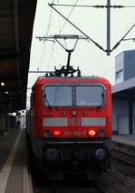 Die Ex-Rostockerin und Neu-Kielerin 143 860-5(REV/LD X/11.03.09)steht mit ihrer RB nach Flensburg abfahrbereit im Bhf von Neumünster.