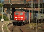 DB 151 079-1 zog am 19.08.2011 eine langen Containerzug durch HH-Harburg.