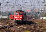 Ein Wurm in Bremen....DB 151 085-8(REV/LD X/27.02.08, Verl/AM)/14.01.16)schlängelt sich mit ihrem Autotransportzug auf den Bremer Hbf.