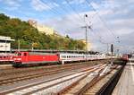 181 205-6 mit dem IC 13x aus Luxemburg beim Halt im Koblenzer Hbf.