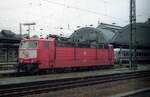 Die noch orientrote DB 181 218 bei nicht so schönem Wetter auf einem Wartegleis in Karlsruhe Hbf am 21.10.2007 