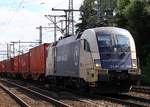 WLC  Kühne & Nagel  182 535-5 mit Metallkistentransport festgehalten in HH-Harburg am 06.08.2013