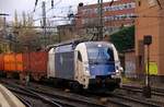 WLB 183 704-6 mit Containerzug bei der Durchfahrt in HH-Harburg.