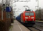 DB 185 075-9 mit neuem Schüttgutwagen-Ganzzug der Fa.NACCO bei der Durchfahrt in Jübek.