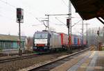 MRCE/TXL 185 407-4 mit dem DGS 40577(Halden-Verona)bei der Durchfahrt in Schleswig.