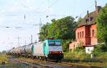 ATLU E 186 134 vor Kesselwagenzug Ratingen-Lintorf 15.06.2023