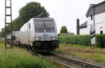 AKIEM/CD Cargo 186 371-1 mit Containerzug Bü bei Kaldenkirchen 06.06.2024