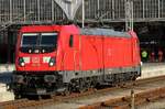 DB 187 150-8 verlässt den Lübecker Hbf Richtung Hamburg.