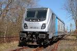 Die mit einem Hilfsdiesel ausgerüstete Railpool 187 303 hatte am 07.04.2020 einen mit Holz beladenen Güterzug auf das letzte Ladegleis im ehemaligen Rangierbahnhof Flensburg-Weiche geschoben