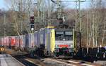 Eine der letzten  gelben ...TXL 61189 930-1/ES64F4-030/E189-930RT mit dem sonntäglichen DGS 40577 nach Verona Q.E aufgenommen in Schleswig am 27.11.2016