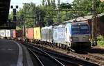 BoxXpress 193 880-2 hat hier die 185 546-2 und nen langen Containerzug am Haken auf dem Weg in den Hamburger Hafen.