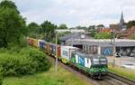 ELL 193 223 mit Containerzug bei der Ausfahrt aus Hasbergen (Strecke Münster - Osnabrück) 08.06.2022