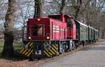 Sonderzug zum Abschied der D 24 der Bentheimer Eisenbahn bestehend aus der 0272 004-9 und drei Wagen auf dem Hafenbahngleis in Emlichheim