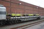 Vierachsiger Flachwagen der Gattung Sfps registriert unter 3380 4737 047-7 D-RADVE.