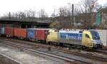 182 503-3 Dispolok ES 64 U 2 003 mit Containerzug in Ulm am 18.03.2009.