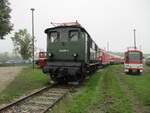 Gleich am Eingang ins Eisenbahnmuseum Weimar steht die 144 507.Aufnahme am 04.September 2021.