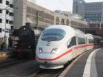 ICE 122 von Frankfurt(Main)Hbf nach Amsterdam Centraal trifft im Dsseldorfer Hbf auf 01 1066 mit Sonderzug UEF 99 Dsseldorf-Emden.08.06.2013