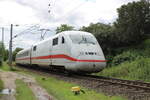 402 026-9 in der Güterumgehung unweit vom Rostocker Hbf.05.08.2023