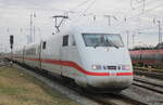 401 019-5 als ICE 1021(Stralsund-Nürnberg)bei der Einfahrt im Rostocker Hbf.02.02.2025