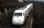 Der ICE (Intercity-Experimental) 410 001-2 und 410002-0 bei der Pr�sentation in Ulm am 12.12.1985.