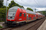 Steuerwagen voraus hat der RE 9 rsx - Rhein-Sieg-Express (Siegen – Köln – Aachen) am 21 Juni 2024 den Bahnhof Kirchen/Sieg erreicht.