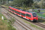 442 857 als S1(Warnemünde-Rostock)bei der Ausfahrt im Haltepunkt Warnemünde-Werft.28.08.2016