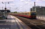 481 369-7 S-Bahn Berlin als S5 (S 5553) von Berlin-Spandau nach Berlin-Mahlsdorf, bei der Einfahrt in den Berliner Hbf.