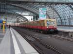 485 085-0 hatte ich,am 25.Oktober 2014,schon einmal vor die Linse bekommen.Als ich im Berliner Hbf konnte ich den 485 noch einmal fotografieren.