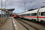 Reginalexpress vs Wackel-Dackel im leeren Rostocker Hbf am 12.03.2021