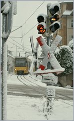 Die  Zacke  auf der Fahrt vom Degerloch zum Marienplatz in den verschneiten Strassen von Stuttgart nhe der Weinsteige.