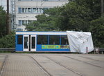 NGT6-Wagen 675 stand am 16.07.2016 auf dem Gelnde der Rostocker Straenbahn AG abgestellt,Sichtbar ist der abgedeckte Fhrerstand.