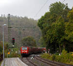 Bei einem kurzen starken Regenguss, erreicht die 146 001-3 (91 80 6146 001-3 D-DB) der DB Regio NRW am 28 September  2024, mit dem RE 9 (rsx - Rhein-Sieg-Express) Aachen - Kln – Siegen, den