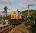   DLI 112  Goliath  der Die-Lei GmbH (Kassel) mit leerem Schttgutwagenzug fhrt mit 20 kmh am 29.07.2011 ber das Baugleis in Wilnsdorf-Anzhausen (an der KBS 445) in Richtung Siegen.